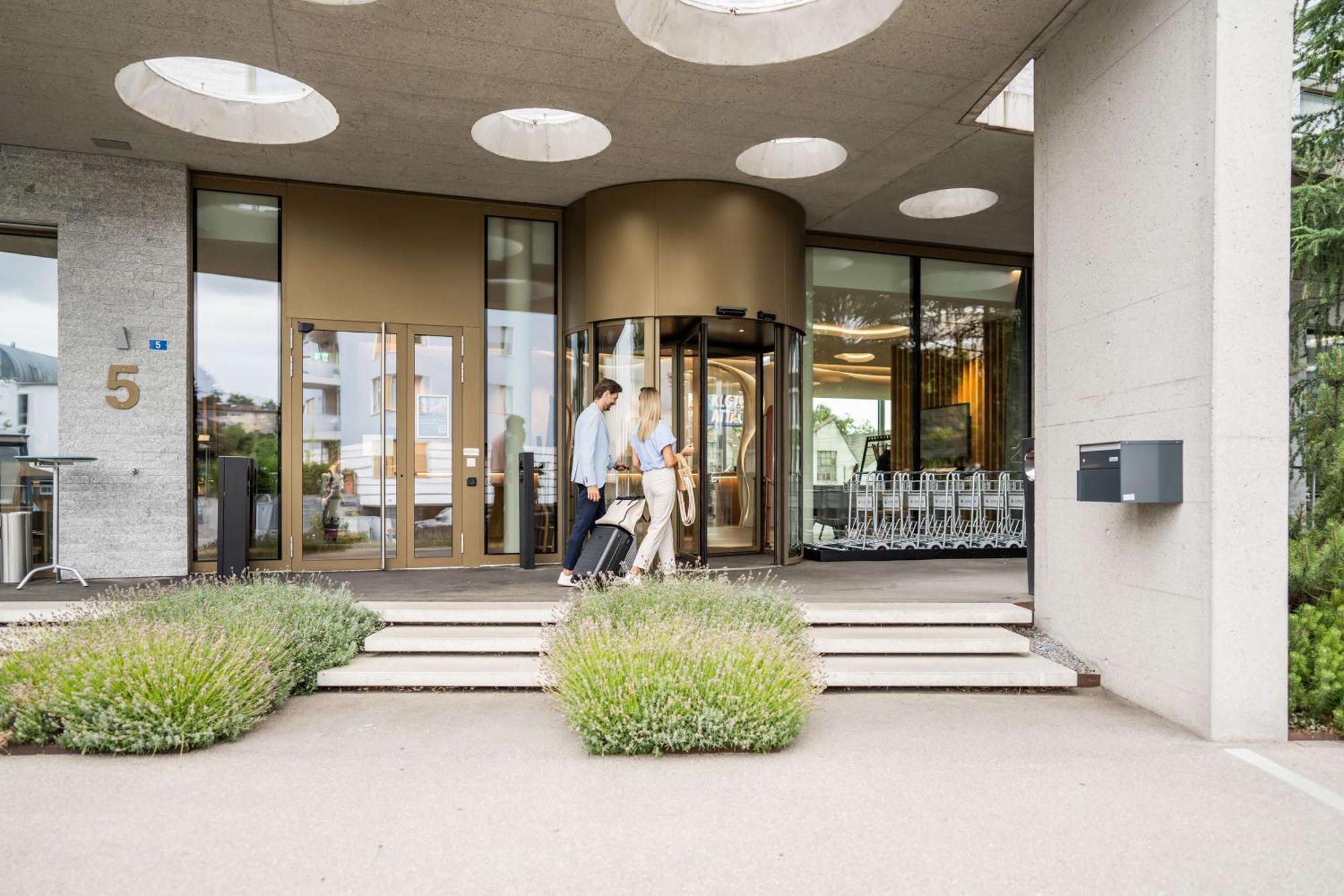 Hotel Allegra Lodge Клотен Екстер'єр фото