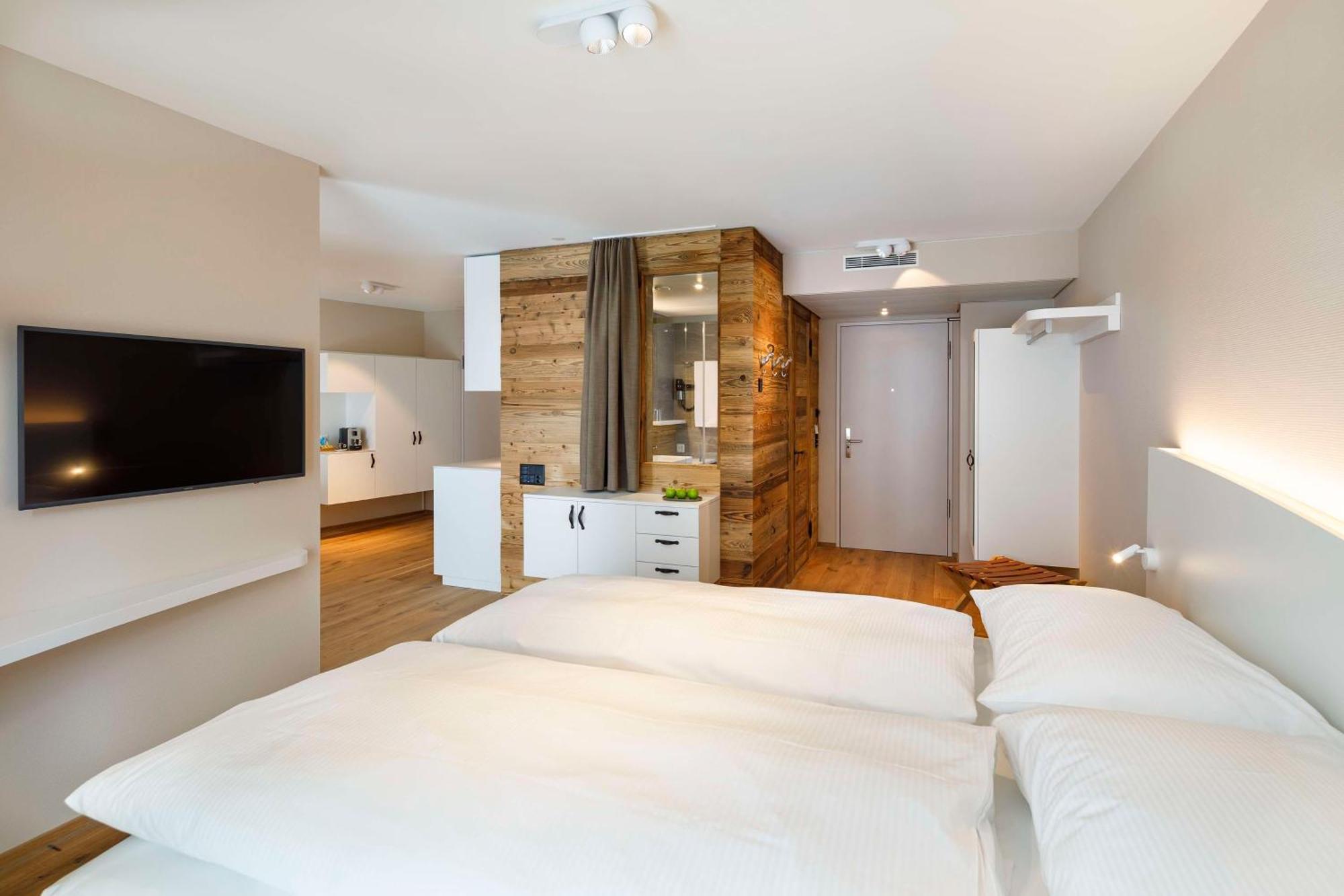 Hotel Allegra Lodge Клотен Екстер'єр фото