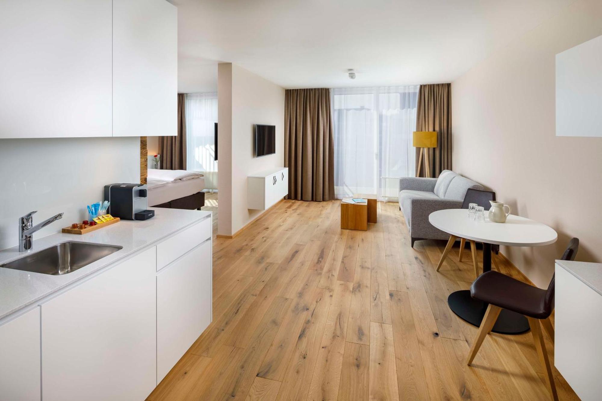 Hotel Allegra Lodge Клотен Екстер'єр фото