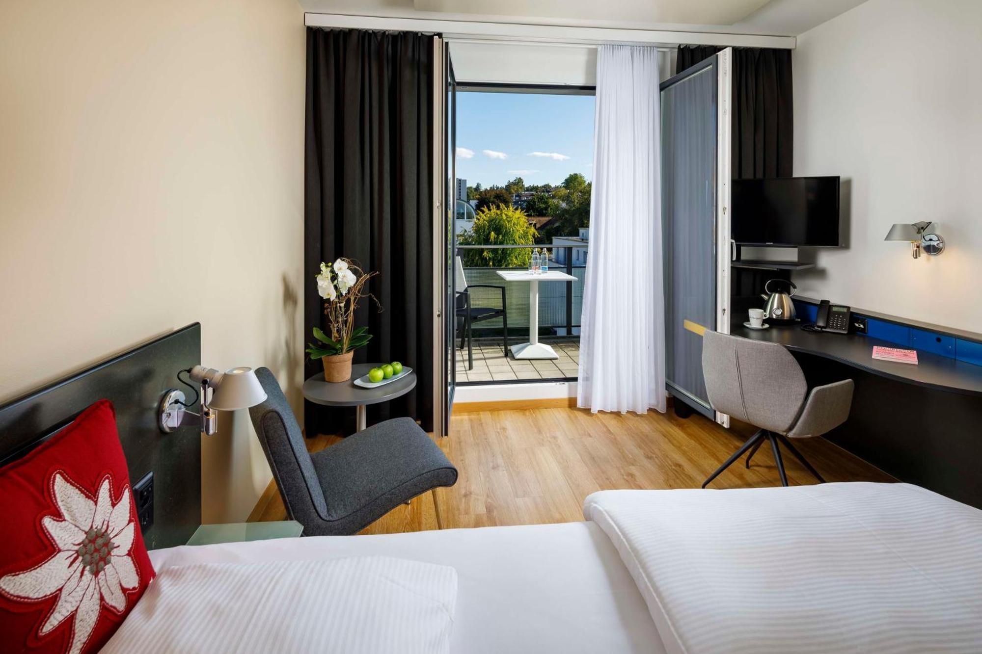 Hotel Allegra Lodge Клотен Екстер'єр фото